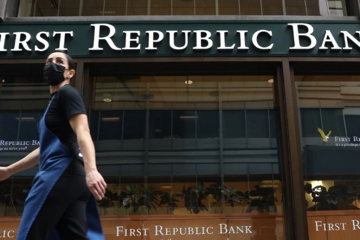 अमेरिकाको फर्स्ट रिपब्लिक बैंक डुब्यो : कसरी टाट पल्टिए दुई महिनामा तीन बैंक ?