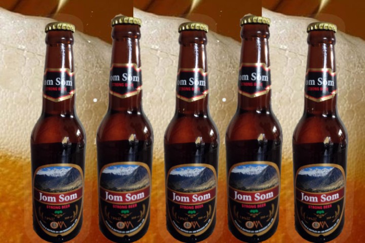 सीजी ब्रुअरीको बोतल प्रयोग गर्ने जोमसोम स्ट्रंग बियरको बिक्री रोक्न निर्देशन