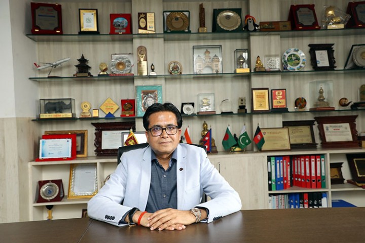 बजार चलायमान बनाउन सेयर र घरजग्गाको नीति खुकुलो बनाउनुपर्छ : अध्यक्ष अग्रवालको अन्तर्वार्ता
