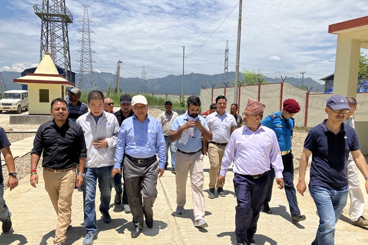 कालीगण्डकी करिडोर प्रसारण लाइन निर्माणमा ढिलाइ, ताकेत गर्न कुलमान फिल्डमै पुगे