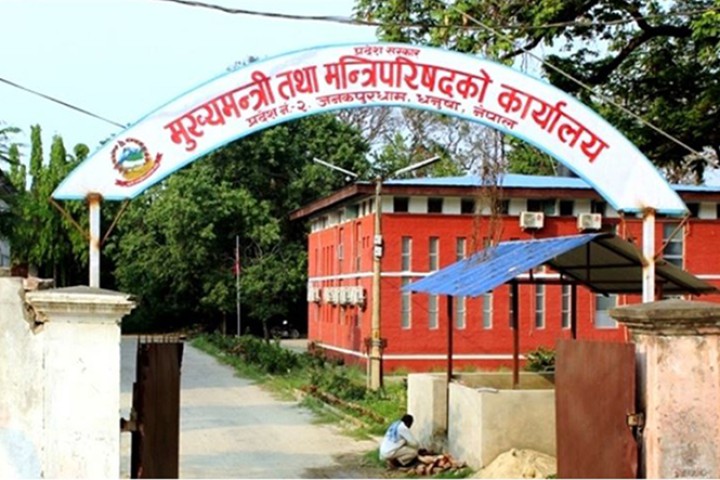 मधेश प्रदेशले बाढीपीडित जिल्लामा १०/१० लाख पठाउने