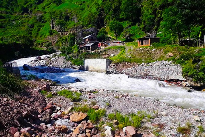 ठेकेदारको चरम लापारबाही, १६ महिनामा सक्ने सम्झौता भएको पुल ७ वर्षसम्म अलपत्र