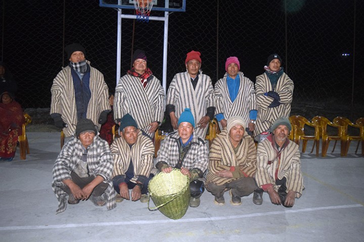 ऊनबाट बनेका कपडा लगाउन प्रोत्साहन गर्दै रघुगंगा गाउँपालिकाले चलायो अभियान