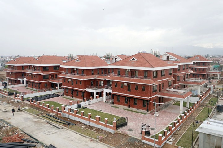 भैँसेपाटीमा ९६ रोपनीमा अत्याधुिनक मन्त्री क्वाटर, हराउँदै ३०० वर्ष पुरानो गाउँको परिचय