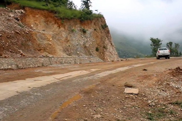 ठेकेदारको लापारबाहीले कर्णालीका ३३ ठूला आयोजना अलपत्र