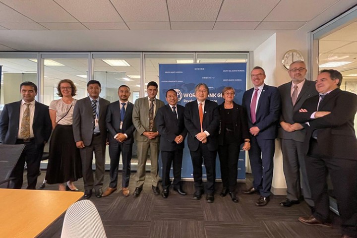 अर्थमन्त्री पुनद्वारा विश्व बैंक र वित्त निगमका उपाध्यक्षसँग भेट, नेपालमा लगनाी बढाउन आग्रह 