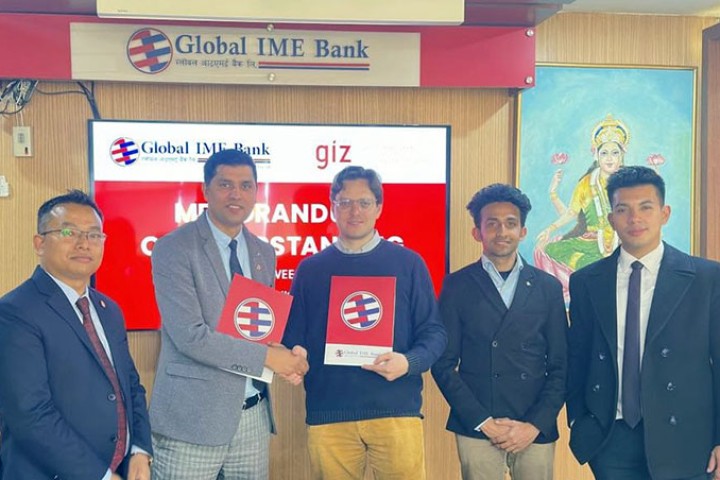 विद्युतीय सार्वजनिक यातायातमा लगानी गर्दै ग्लोबल आइएमई बैंक, जीआइजेडसगँ सम्झौता
