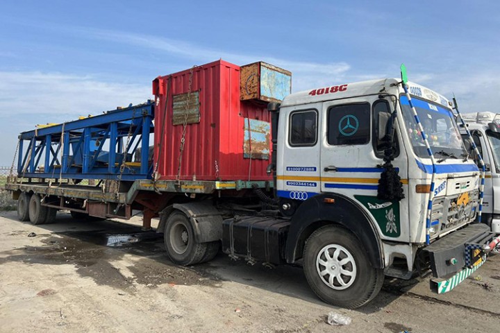 दैलेखमा पेट्रोलियम उत्खनन गर्ने उपकरण पुर्‍याइँदै, १५० बढी ट्रक सामान बोकेर हिँडे