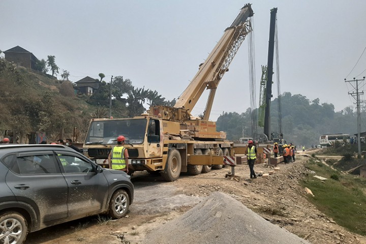 मुग्लिन-पोखरा सडकको चार ठाउँमा ‘प्रिकाष्ट’ प्रविधि प्रयोग गरेर पुल बनाइँदै