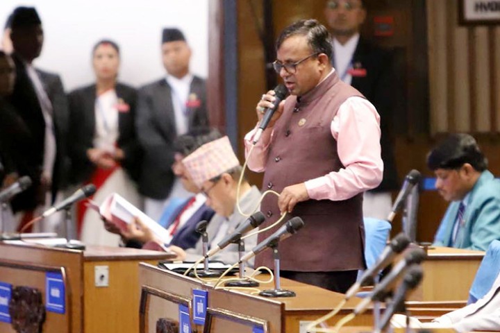 बीवाइडी आयतकर्ता साइमेक्ससँग हिमचिम गर्नेलाई कारबाही हुनुपर्छ : सांसद पाण्डे