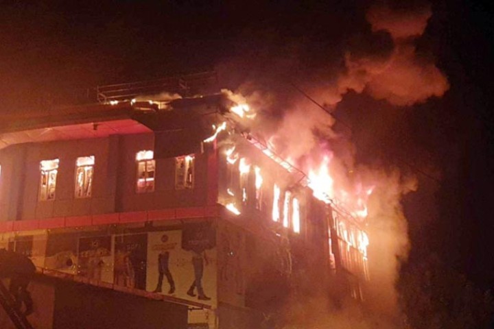 डेल्टा कम्प्लेक्समा भएको आगलागीबाट ५० करोडको क्षति