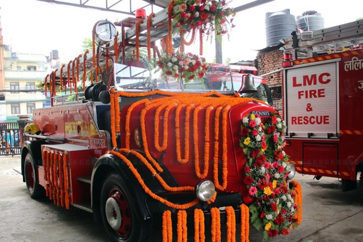 ललितपुर महानगरले प्रयोगमा ल्यायो १०६ वर्ष पुरानो दमकल