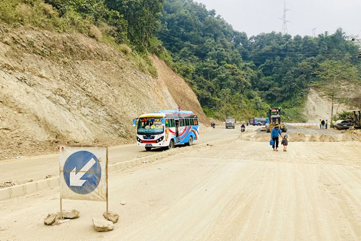 मुग्लिन-पोखरा सडक पश्चिमखण्ड : थपिएको म्याद सकिनै लाग्दा ३२% मात्रै काम पूरा