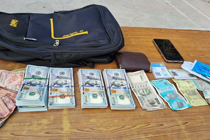 ३० हजार डलरसहित एक जना पक्राउ