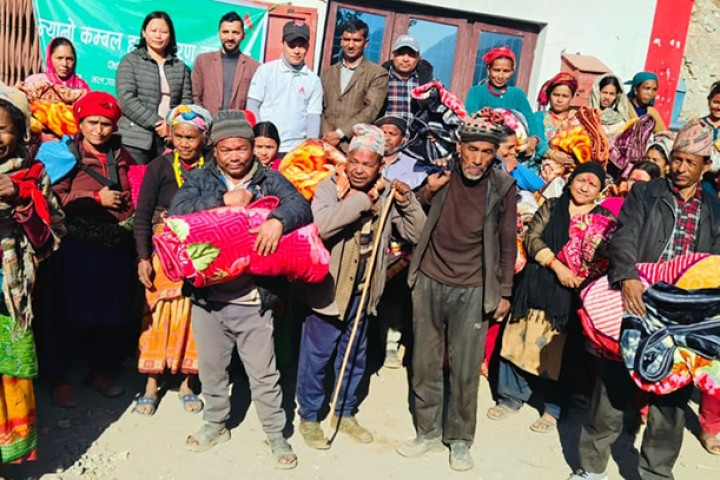 नबिल बैंकद्वारा जाजरकोट र रुकुम पश्चिममा कम्बल वितरण