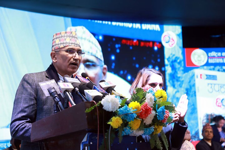 सरकार अर्थतन्त्रका समस्या चिर्दै अघि बढ्ने कोसिसमा छ : अर्थमन्त्री