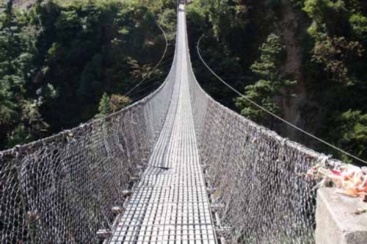 नेपालकै दोस्रो लामो झोलुङ्गे पुल बाग्लुङमा बन्दै
