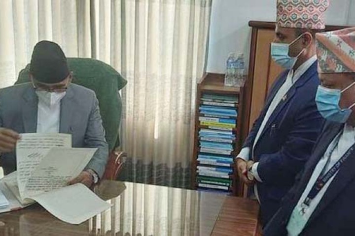 अर्थमन्त्री पौडेलको पहिलो निर्णय, विश्व बैंकसँग २३ अर्ब ऋण लिने फाइलमा हस्ताक्षर