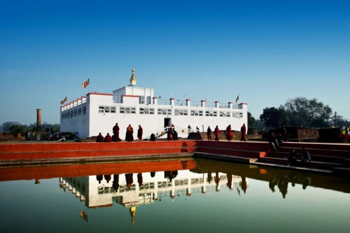 पर्यटकको आकर्षक गन्तव्य बन्दै लुम्बिनी, ५ महिनामै ४ लाख ७० हजारले गरे भ्रमण 